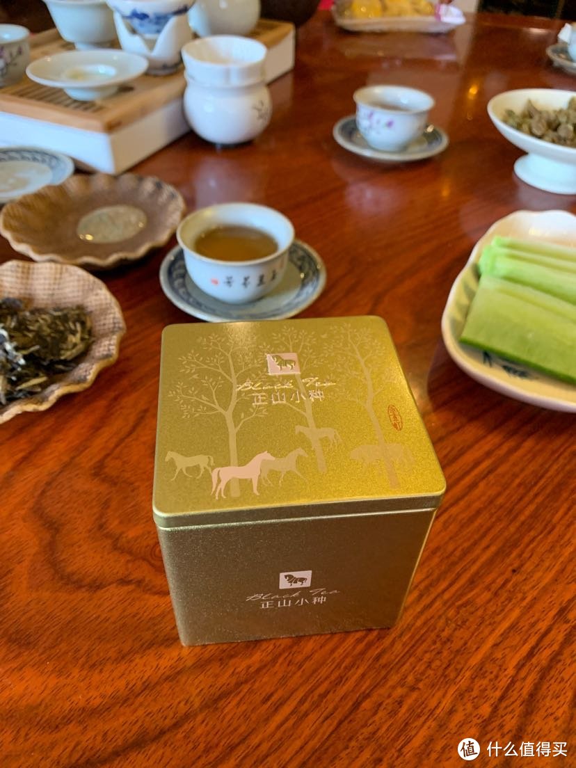 茶有百味，适口为珍。八马茶业金索红一级正山小种，红茶、红叶、红汤。