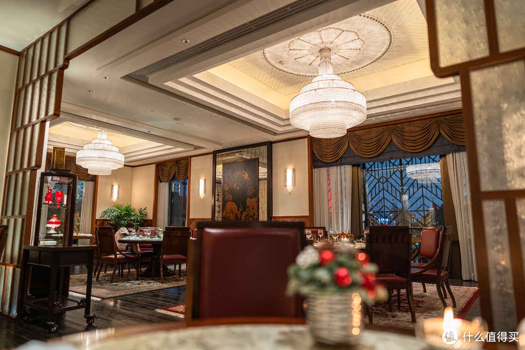上海半岛酒店两家米其林一星餐厅：逸龙阁 & 艾利爵士餐厅