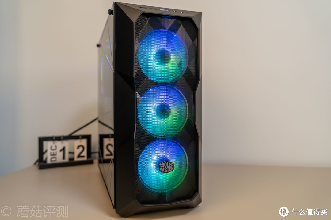 机箱也能做出艺术品的感觉、酷冷至尊（coolermaster）TD500 Mesh RGB机箱 评测