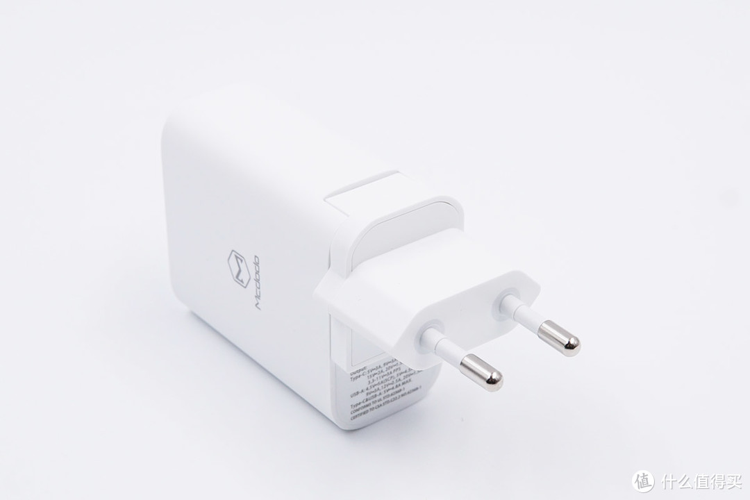 拆解报告：Mcdodo麦多多30W 1A1C USB PD快充充电器