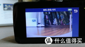 移动监测功能演示，当手出现在画面中后开始录像（REC闪烁）。