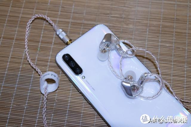 戴上兴戈MT3 Pro 聆听声乐的美好