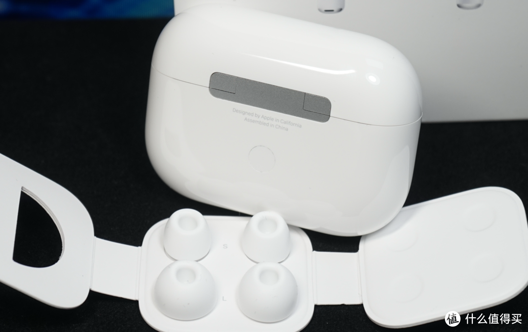 2019年张大妈送的第六套耳机：Apple AirPods Pro主动降噪耳机