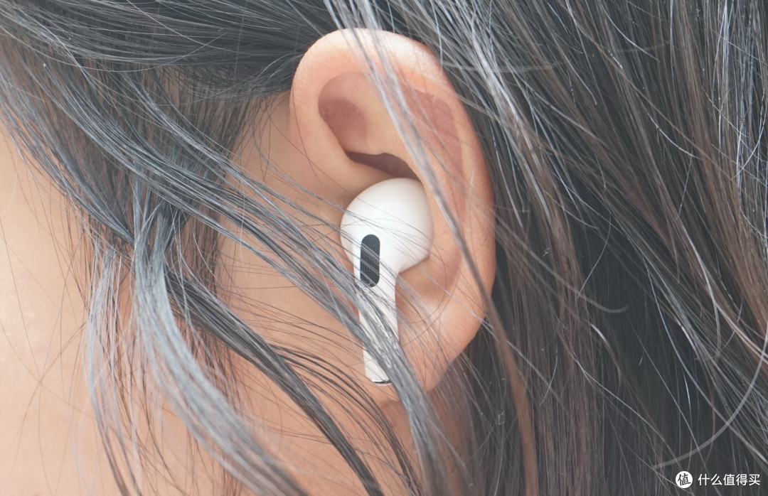 pro的耳塞胶套非常柔软,入耳感非常好,佩戴非常舒服,并且是真的不会掉