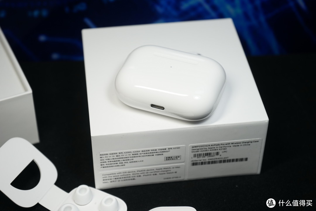 2019年张大妈送的第六套耳机：Apple AirPods Pro主动降噪耳机