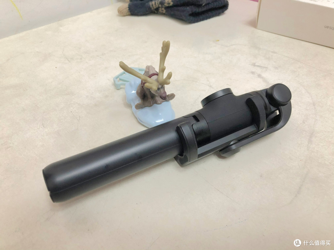 外设向 篇十:终于和罗老师交朋友了——坚果蓝牙自拍杆开箱