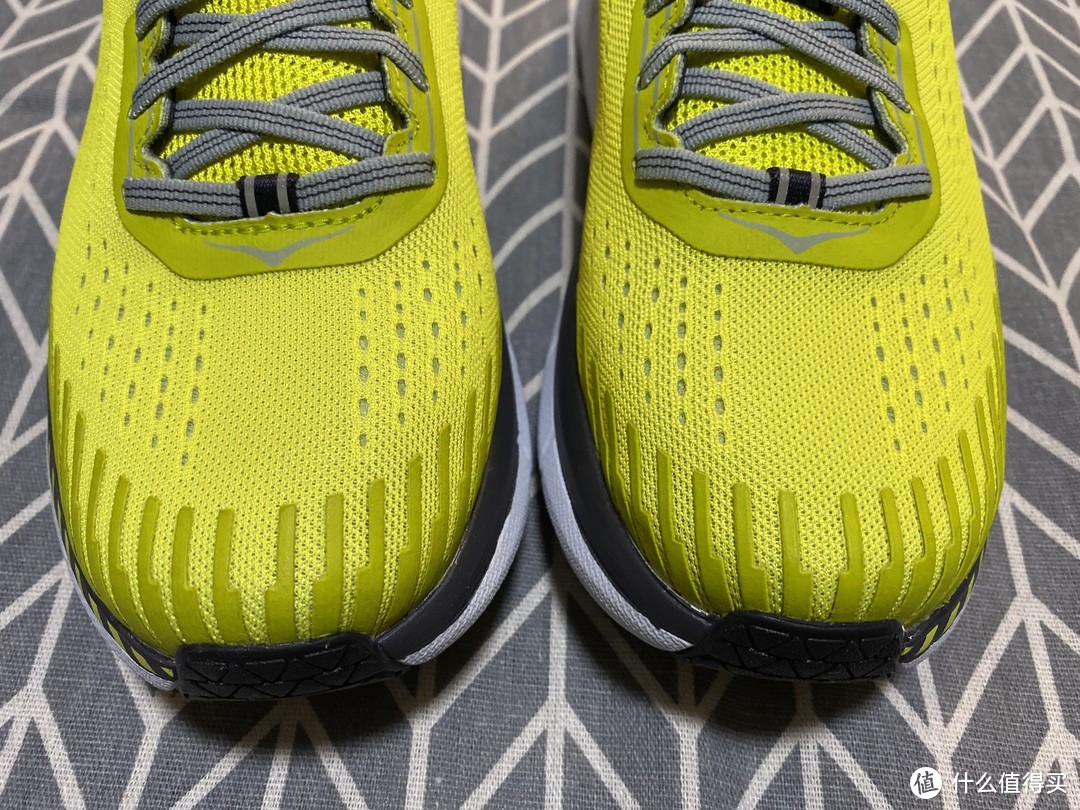 Hoka One One Clifton 5厚底跑鞋