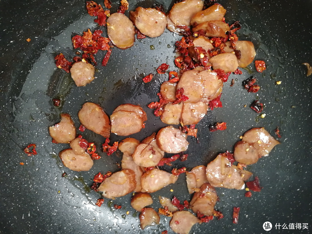 哈尔滨红肠的黑暗做法探索--豌豆炒红肠