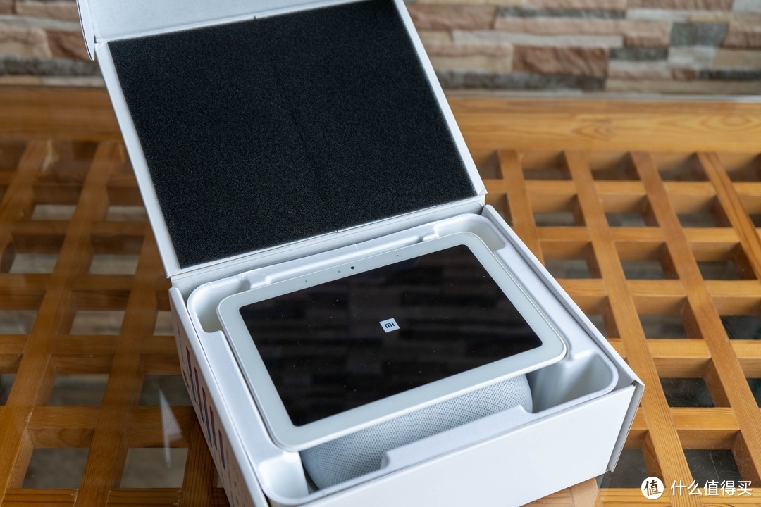 599元集平板、音箱、智能语音助手于一身—小爱触屏音箱Pro 8