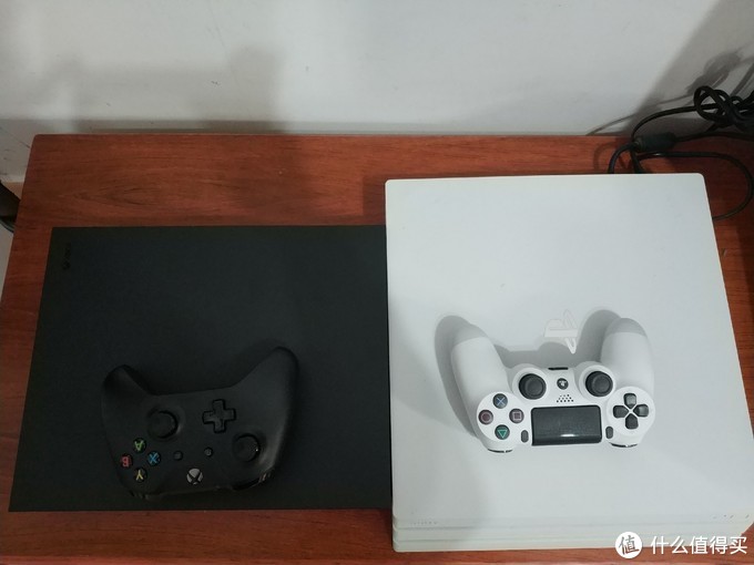 法亚xbox One X星战同捆开箱 游戏机 什么值得买