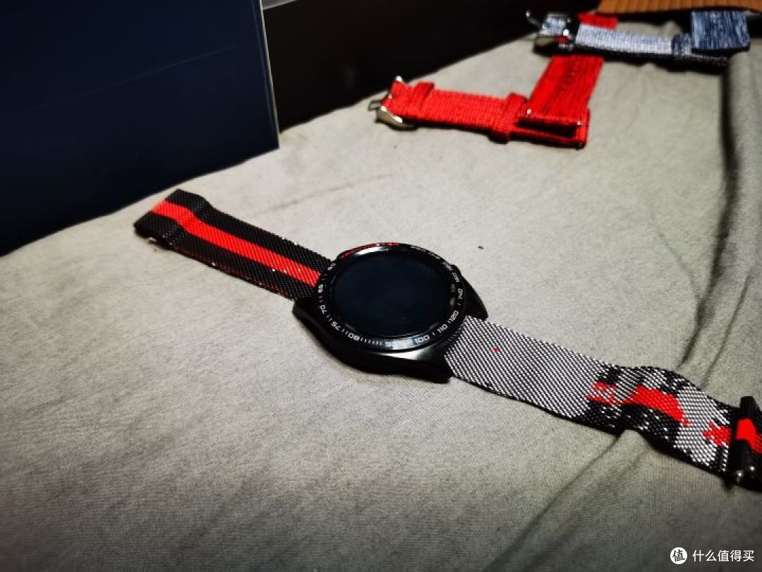 智能手表配什么表带？一文搞定方表圆表选择表带困难症by华为Watch GT2 荣耀Magic