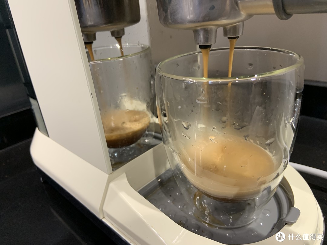 这台颜值爆表的咖啡机做出来的咖啡究竟怎么样？
