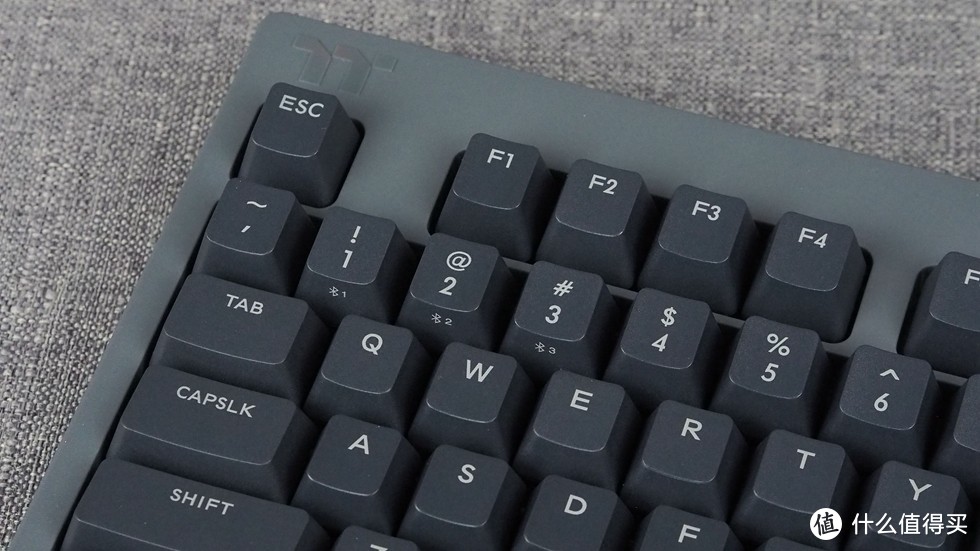 三模键盘，总有一种模式让你舒适 —— TT G821飞机家 三模机械键盘，书桌的梦想！