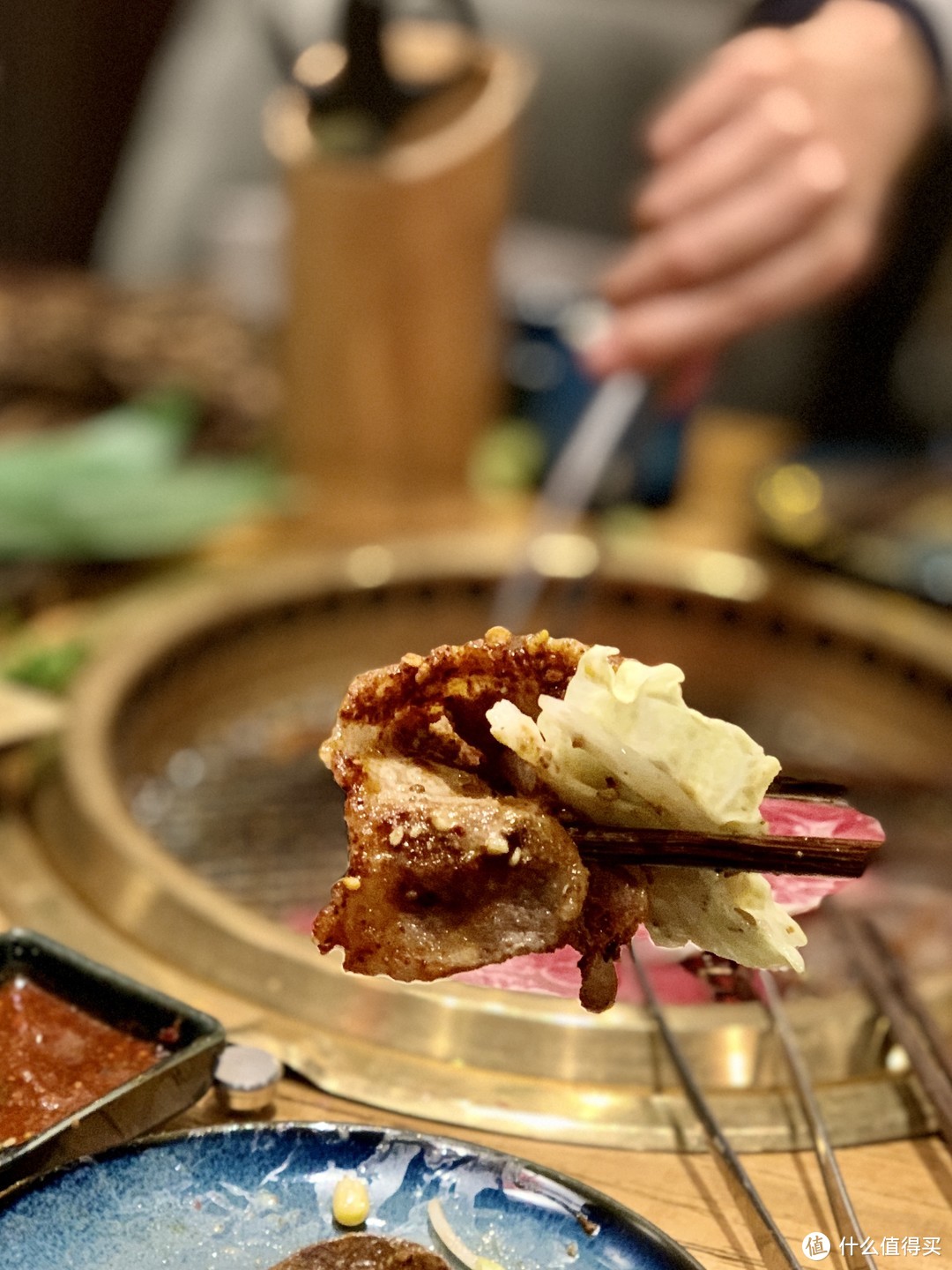 鲟一烧肉居酒屋，烤牛五花包蔬菜沙拉，烤肉新境界