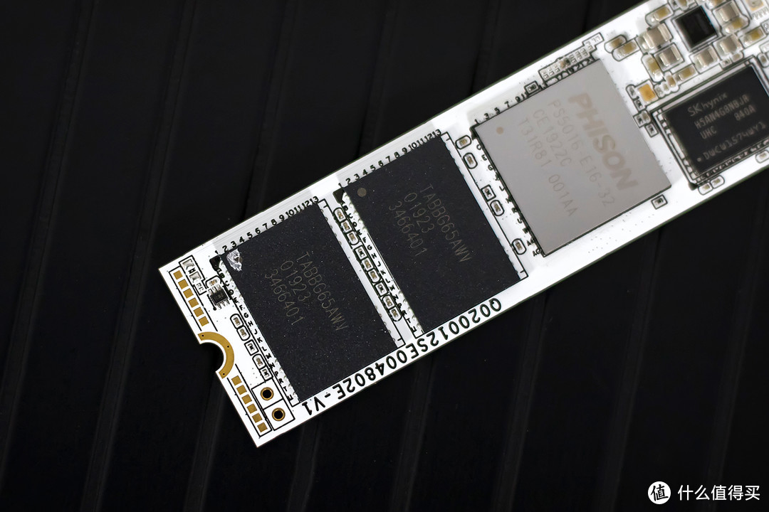 突破5GB/s，PCIe 4.0就是如此给力！影驰HOF PRO M.2 1TB SSD评测