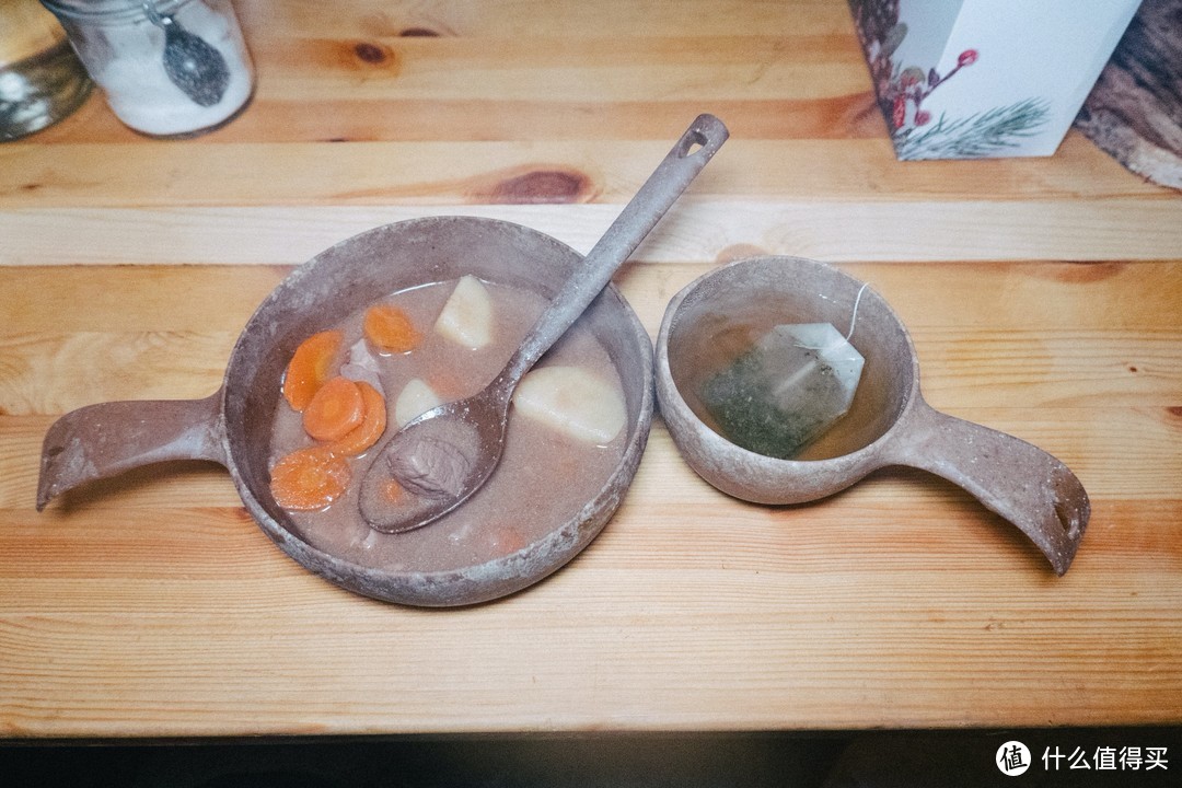 驯鹿肉汤与茶
