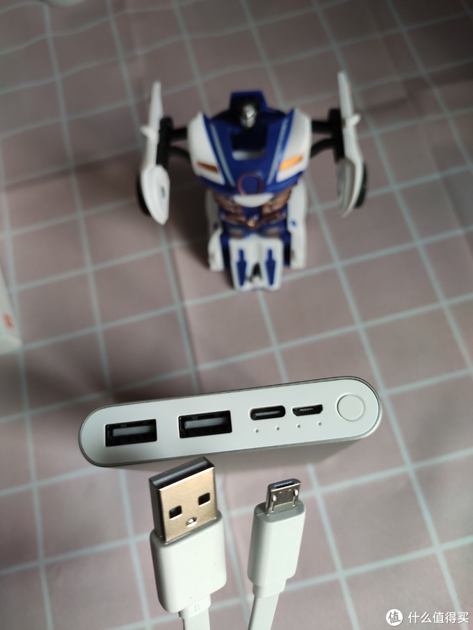 附带一条Micro-USB线