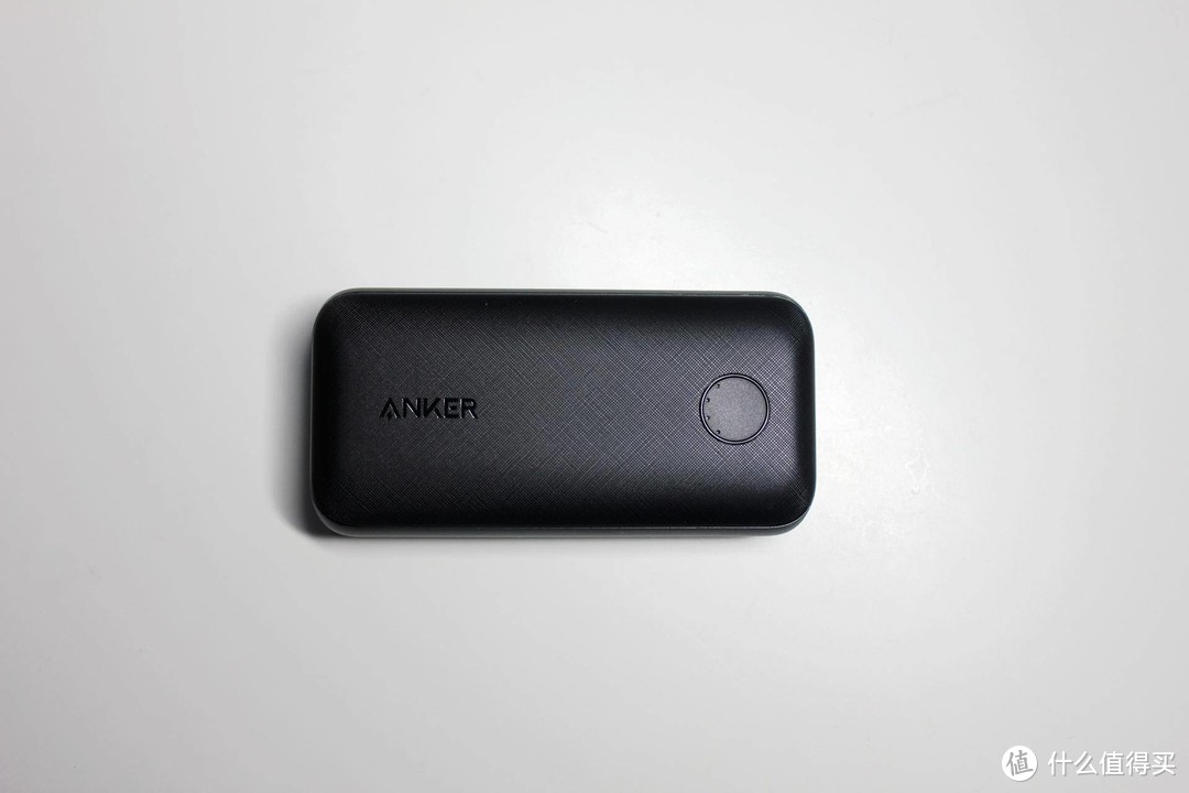 PD快充时代的小巧之选 - Anker 10000毫安双向PD快充移动电源