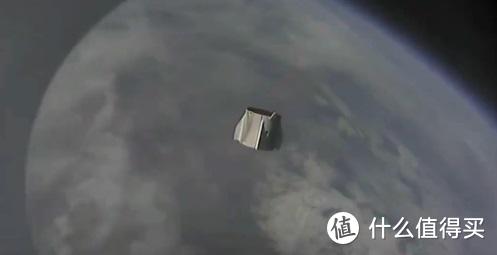 AirPods Pro降噪隔离效果越来越差；SpaceX成功测试飞船逃生能力