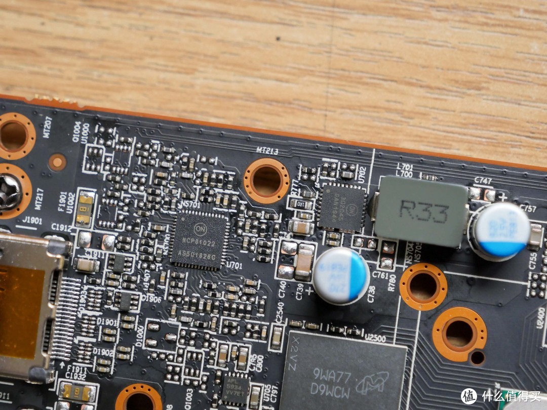 XFX RX5600XT 6GB首发测试：Navi10又新增一张中端卡