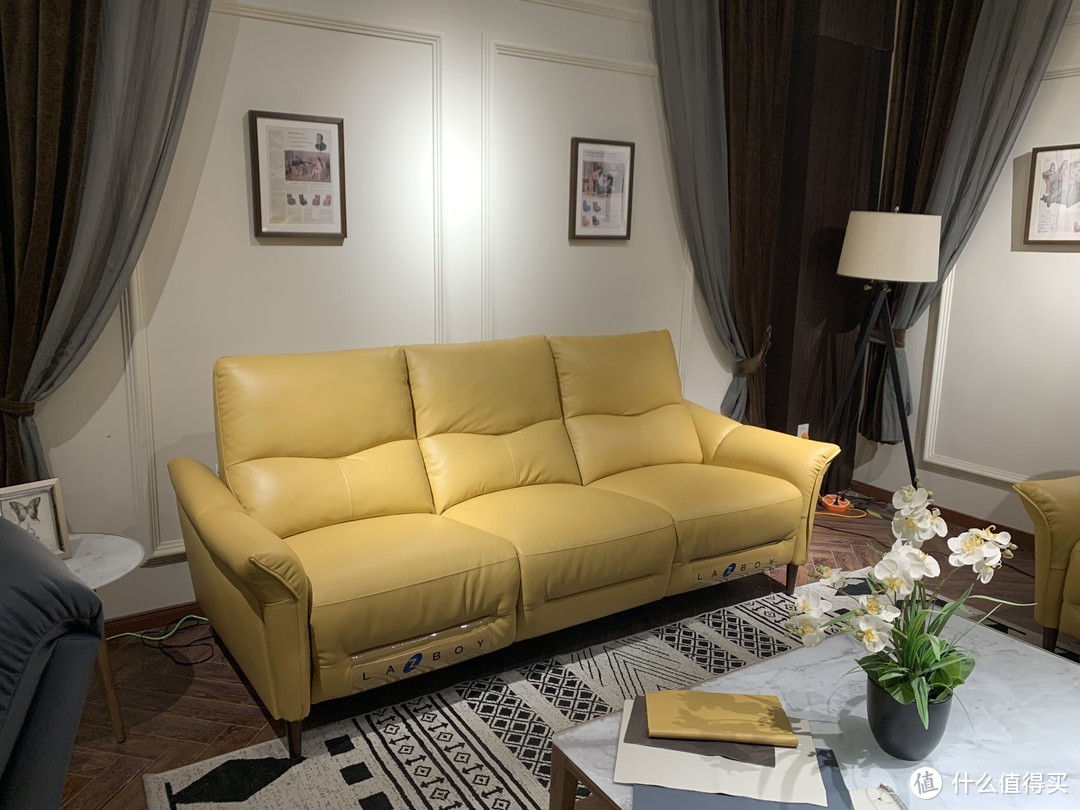 新房的沙发买哪种，LAZBOY vs 芝华仕 功能沙发初体验