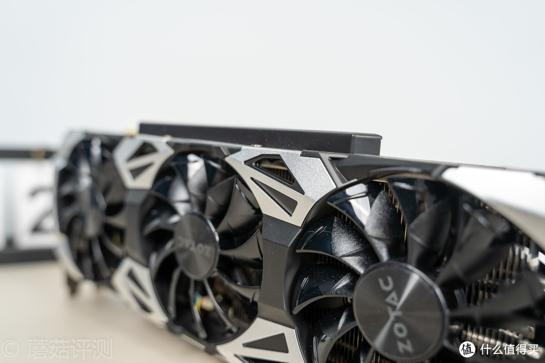 用料夸张，性能强大、索泰(ZOTAC)RTX2080super至尊PLUS OC显卡 评测