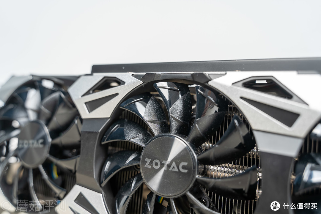 用料夸张，性能强大、索泰(ZOTAC)RTX2080super至尊PLUS OC显卡 评测