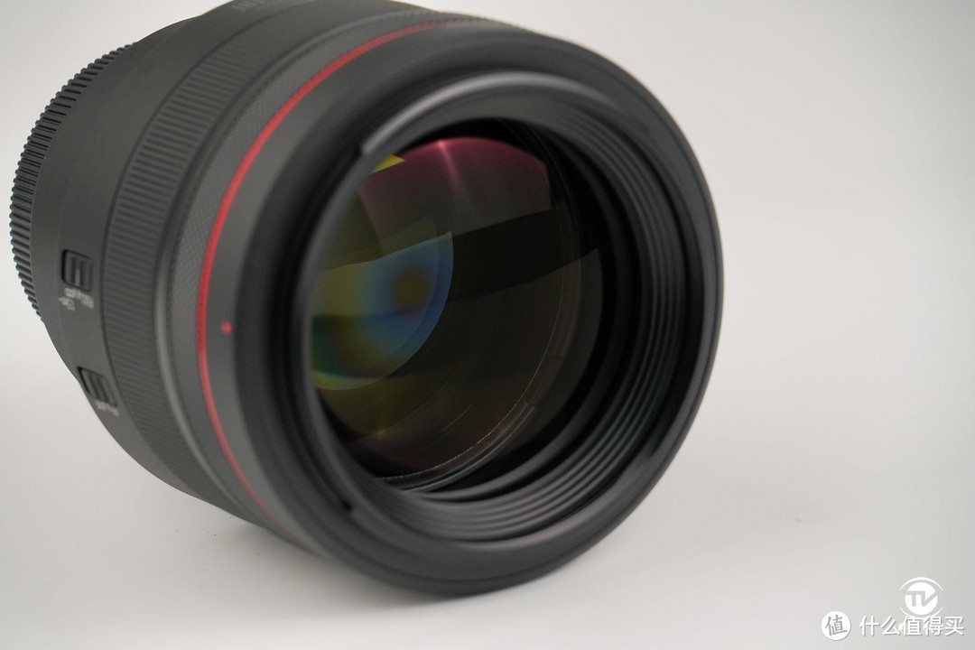 有了佳能EOS R的你 怎么能少了这支人像镜皇RF85mm F1.2L USM呢？