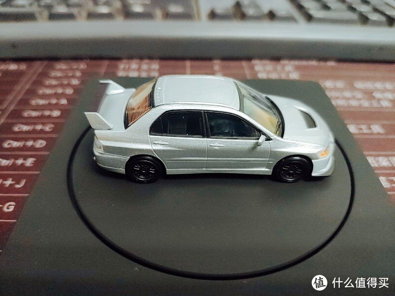 粗看 Y.E.S 1:64 三菱EVO9 车模 