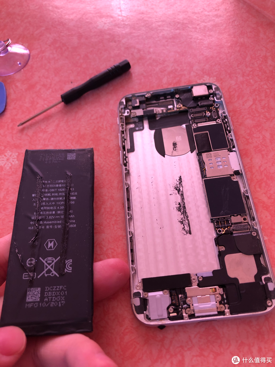 给老爹换iPhone6 品胜电池