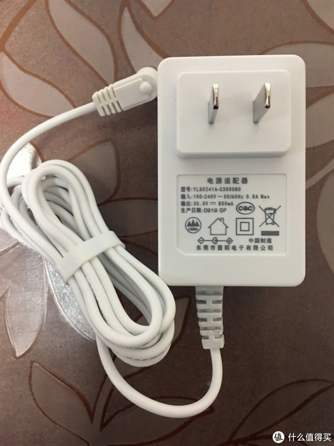 追觅无线吸尘器V10开箱并附上与戴森V6的简单对比