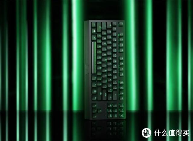 雷蛇推出黑寡妇蜘蛛X竞技版键盘；富士X-T200发布