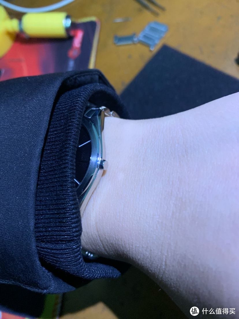 西铁城手表AR3070-55E 纤薄光动能手表，简约大气