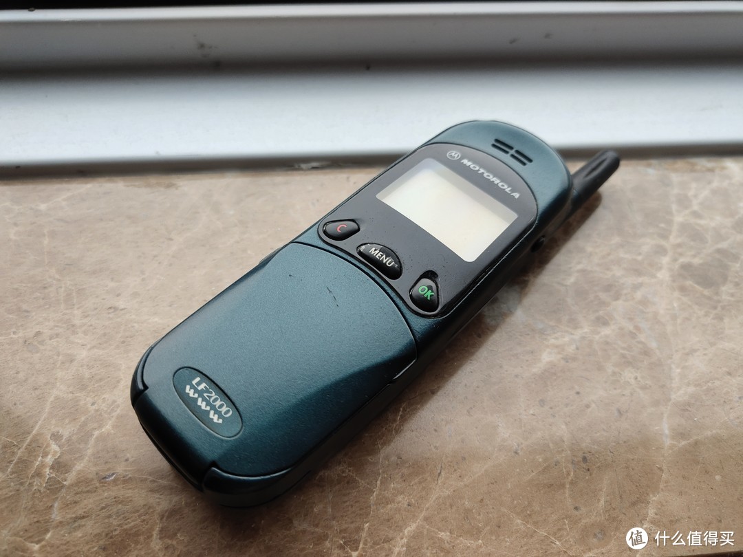 在整整20年前发布的手机——lf2000.