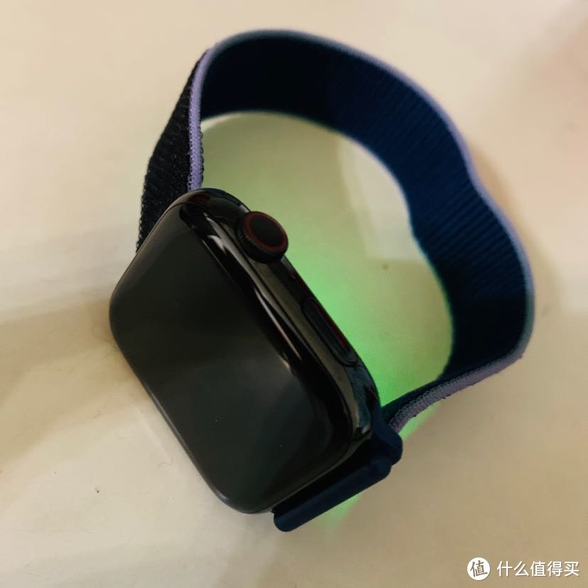 黑得深邃——如此实用的Apple Watch Series 5