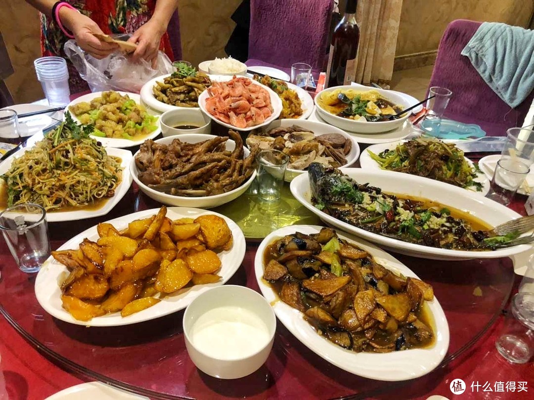 东北人家的年夜饭是这样的，满满都是家的味道，舌尖上的年味