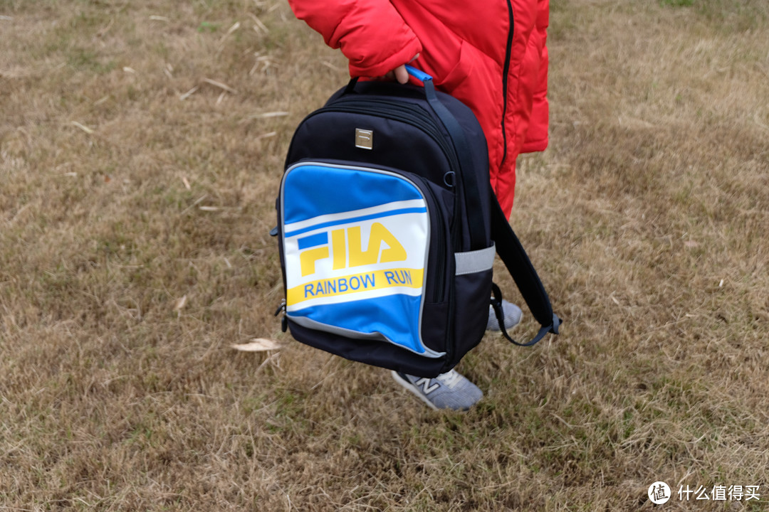 舒适而精致，小身材大容量，FILA KIDS Originale系列双肩儿童书包 