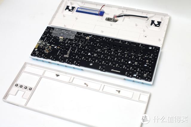 三模无线键盘杜伽K320 W让你的桌面摆脱线材束缚