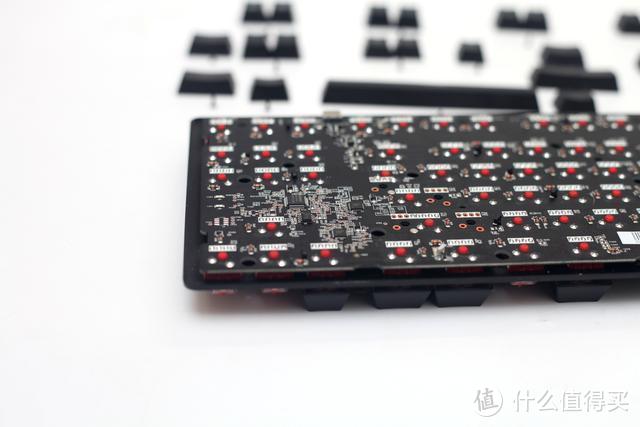 炫彩光效自主轴体加持，Hyperx起源游戏键盘竞技版产品分享