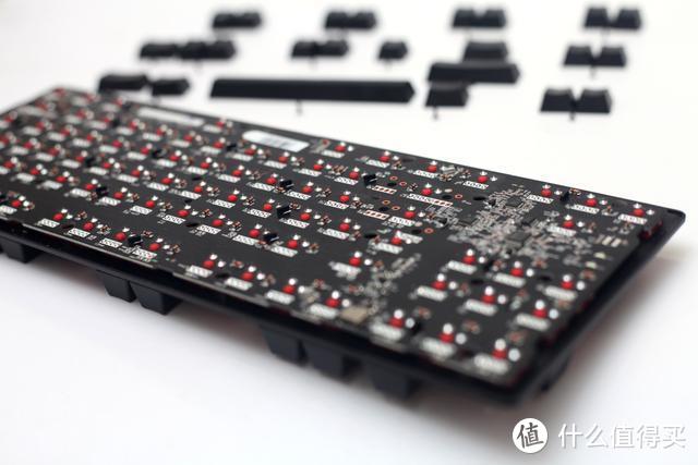 炫彩光效自主轴体加持，Hyperx起源游戏键盘竞技版产品分享