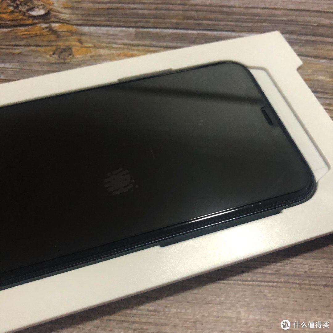 过年了给iPhone 11 Pro换新衣服啦！ — Benks蓝宝石膜、玻璃壳晒单