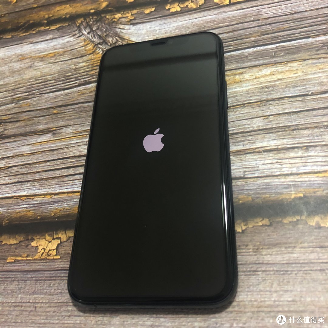 过年了给iPhone 11 Pro换新衣服啦！ — Benks蓝宝石膜、玻璃壳晒单