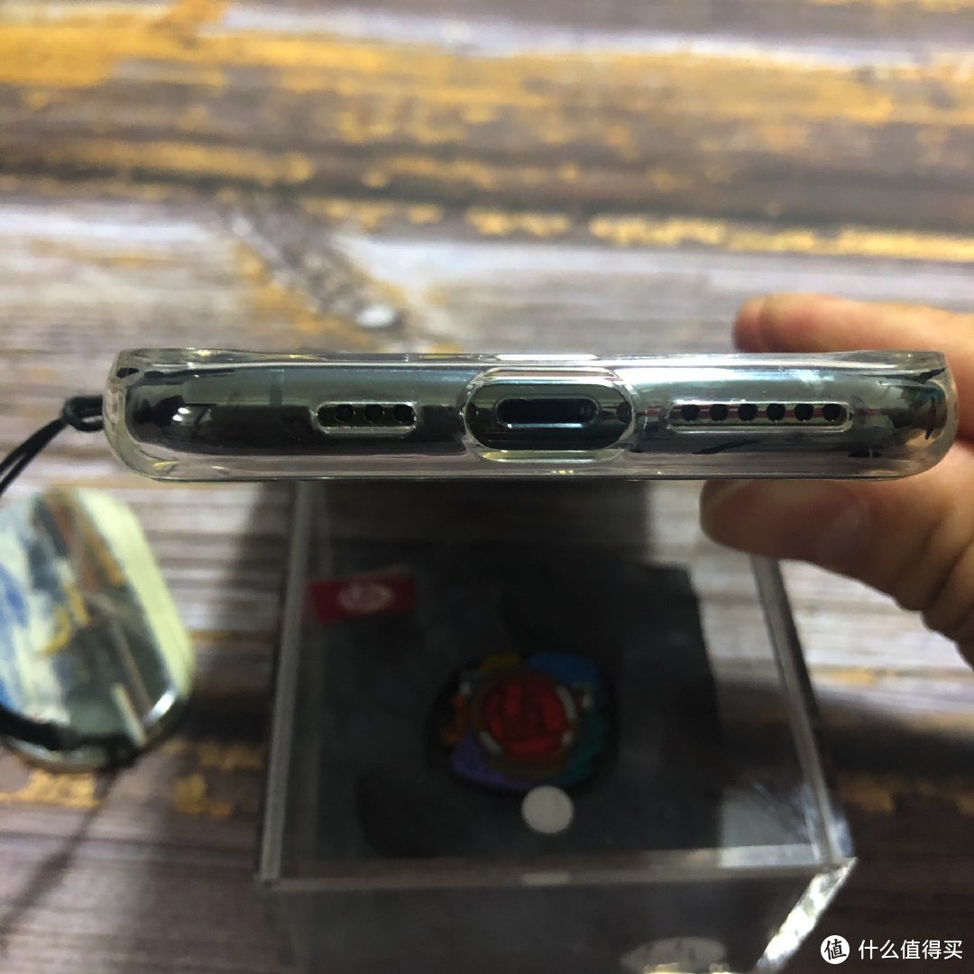 过年了给iPhone 11 Pro换新衣服啦！ — Benks蓝宝石膜、玻璃壳晒单