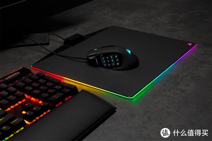 多侧键适合网游：美商海盗船发布 SCIMITAR RGB ELITE 执法者精英版 游戏鼠标