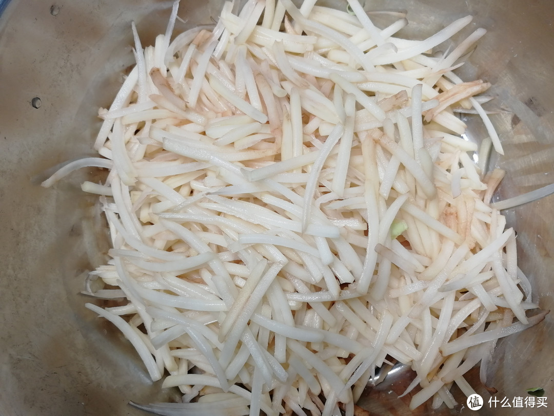 第一次切丝菜--青椒末土豆丝