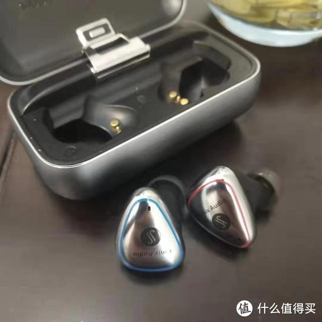 这是闹啥？全新触控设计、光感黑科技加持的声武士HD3耳机