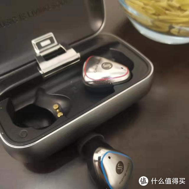 这是闹啥？全新触控设计、光感黑科技加持的声武士HD3耳机