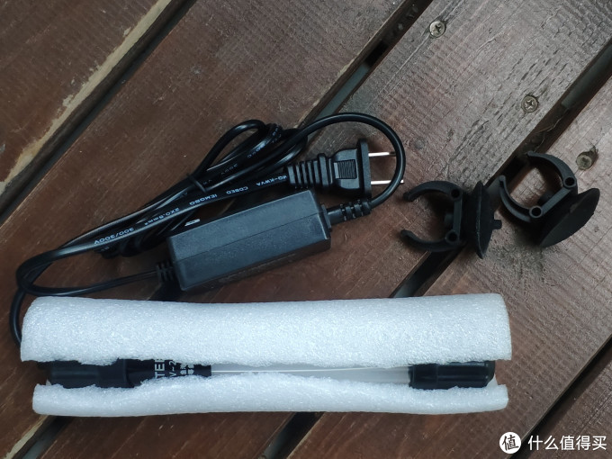 纯属瞎搞,DIY简易紫外线口罩消毒箱