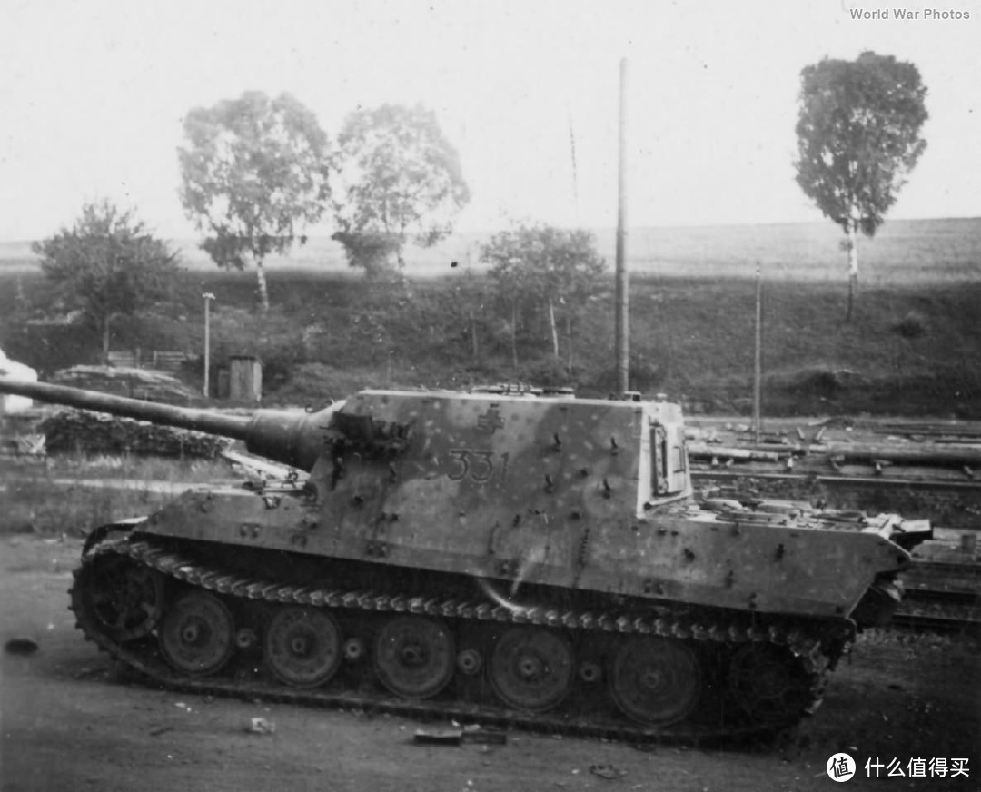 331号猎虎实车。1944年10月生产，车体编号305020，隶属于653重坦克歼击营。1945年3月在德国诺伊施塔特被美军缴获