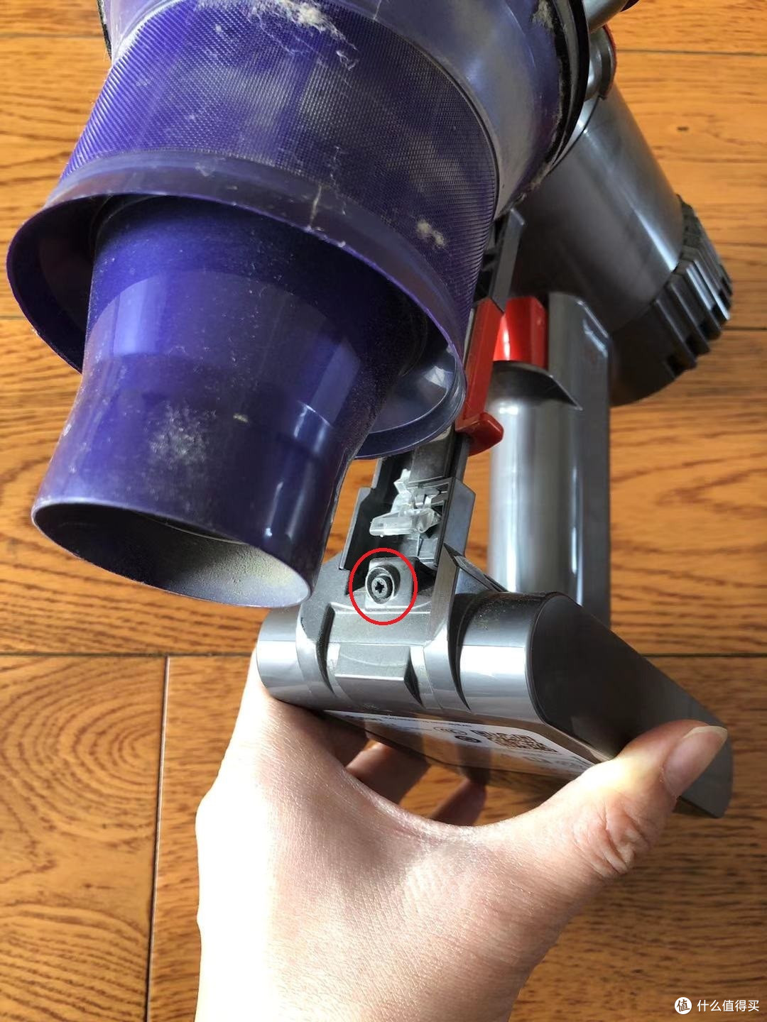 戴森v6变v8换个电池我还能再战三年